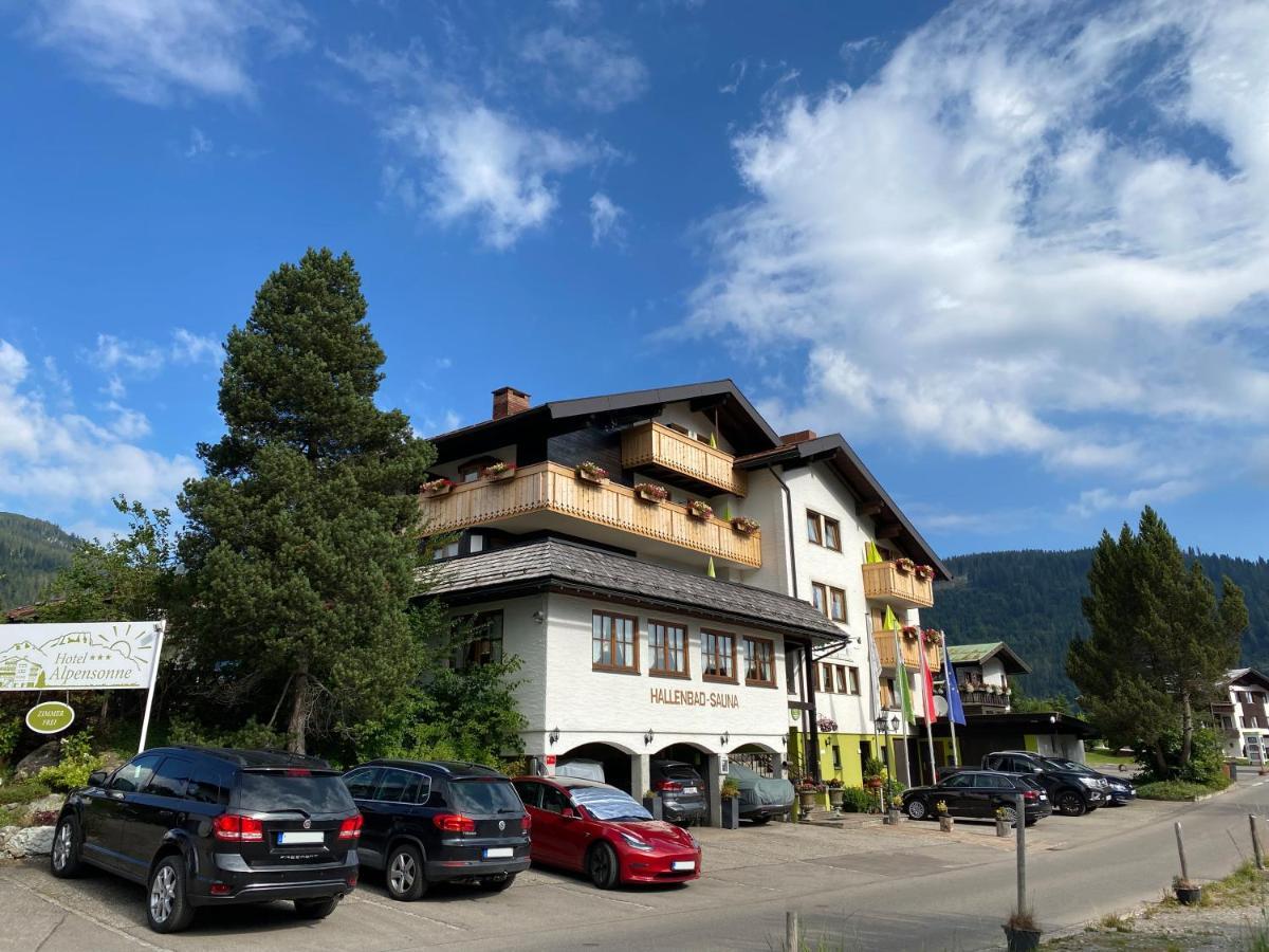 Hotel Alpensonne Riezlern Exterior foto